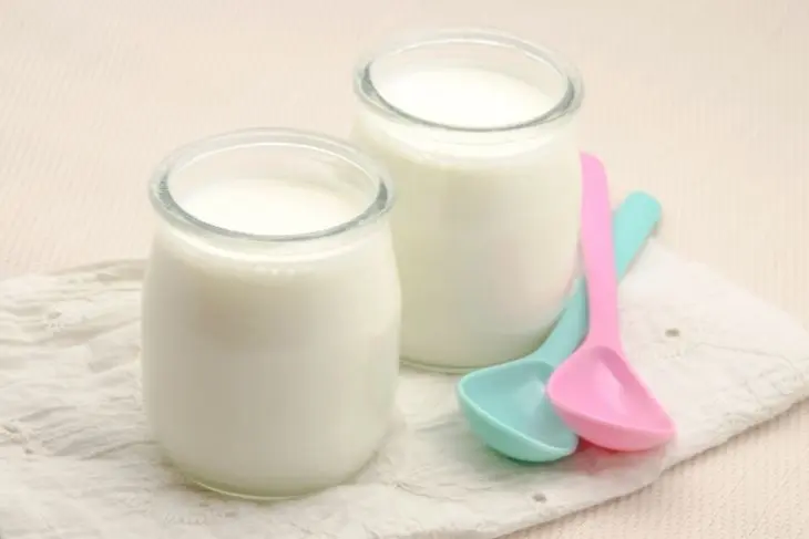 yogurt natural para eliminar arrugas labios