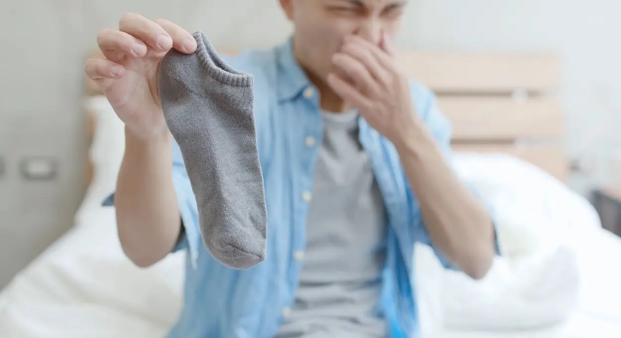 Cómo deshacerse de los malos olores de los calcetines