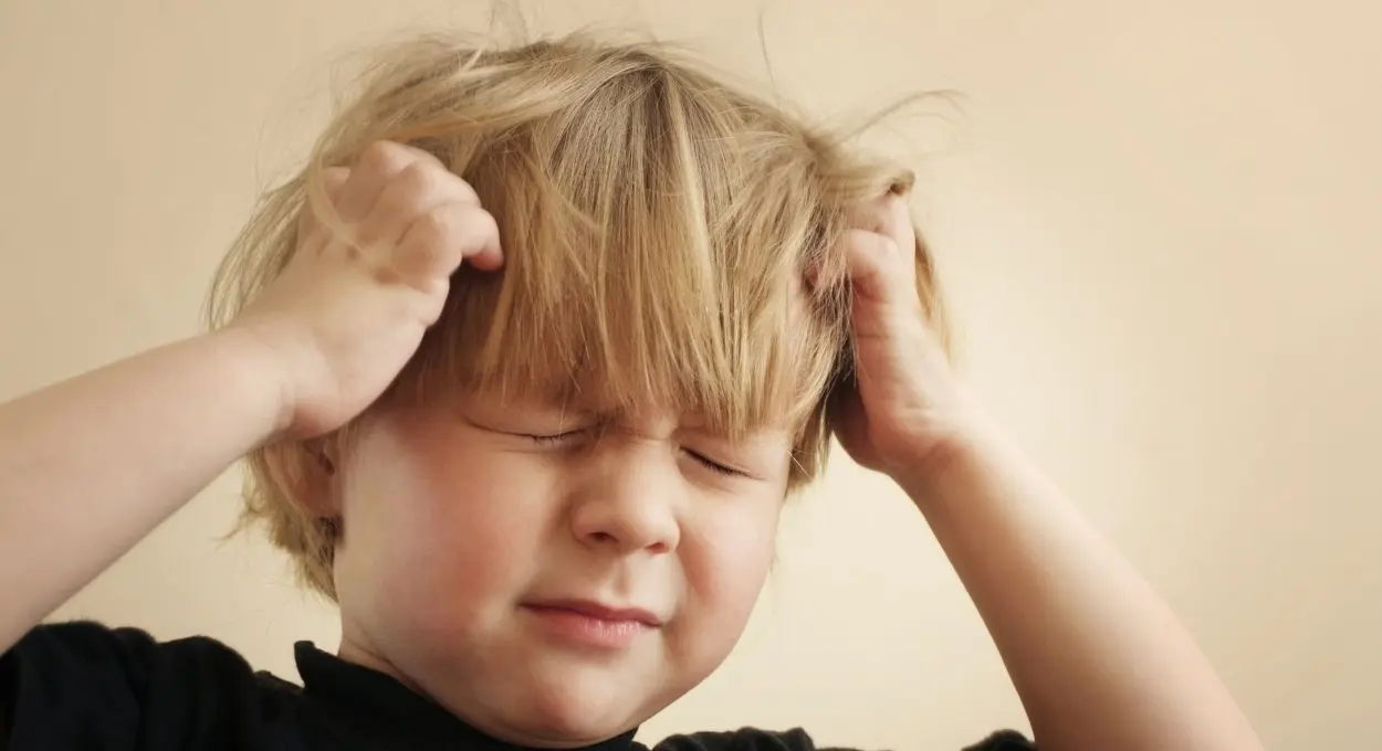 4 remedios caseros para eliminar los piojos del cabello en niños