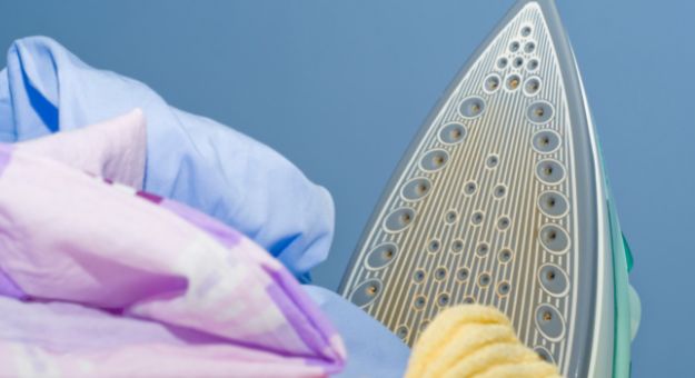 Cómo limpiar la plancha de ropa