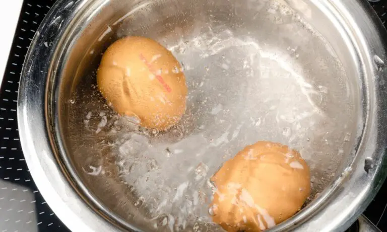 Cómo cocinar un huevo sin que se rompa la cáscara