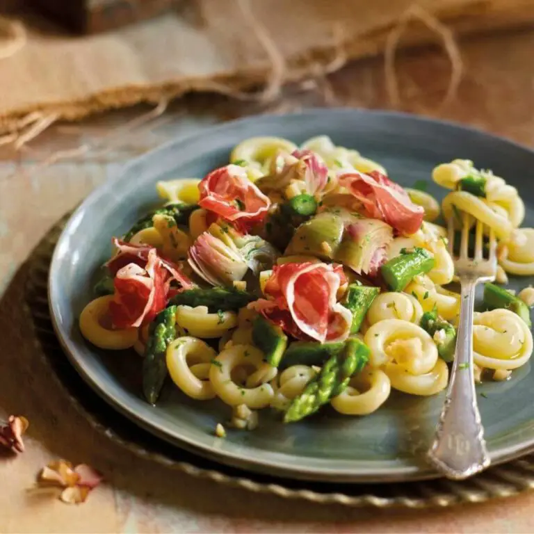 Pasta con Jamón, Espárragos y Alcachofas